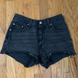 Levi’s shorts.